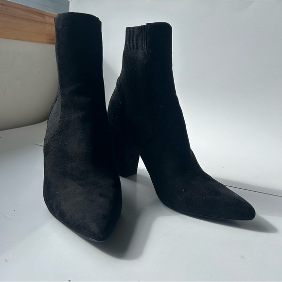 DESIGN LAB Suede Sock Booties (Women’s Size 7 M US) (Hudson’s Bay) - Picture 2 of 9